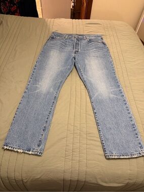 Levi Jeans Straight (Size 34W, 30L)
